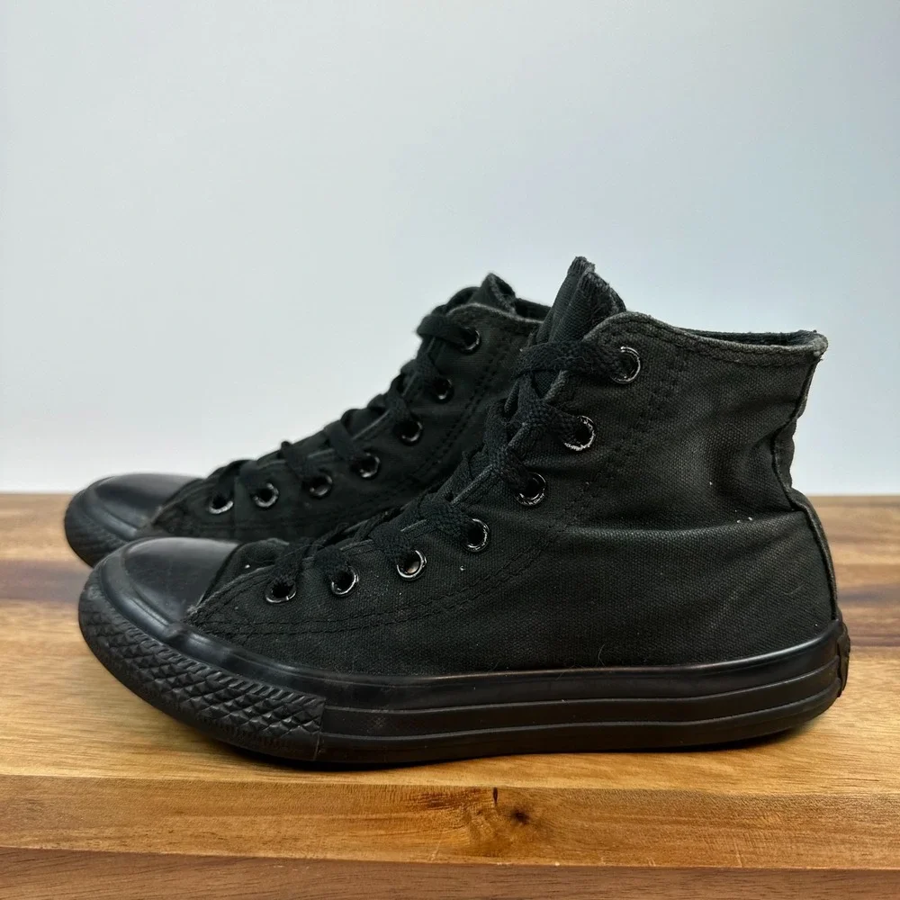Big Kids Converse Chuck Taylor All Star Hi Top Triple‎ Black Sneakers Size 2 Y